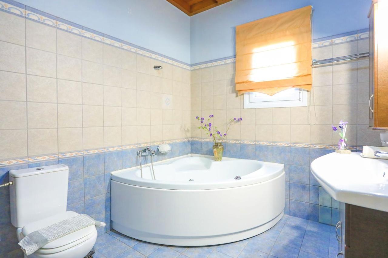 Villa Chrisdina Nymfai Luaran gambar