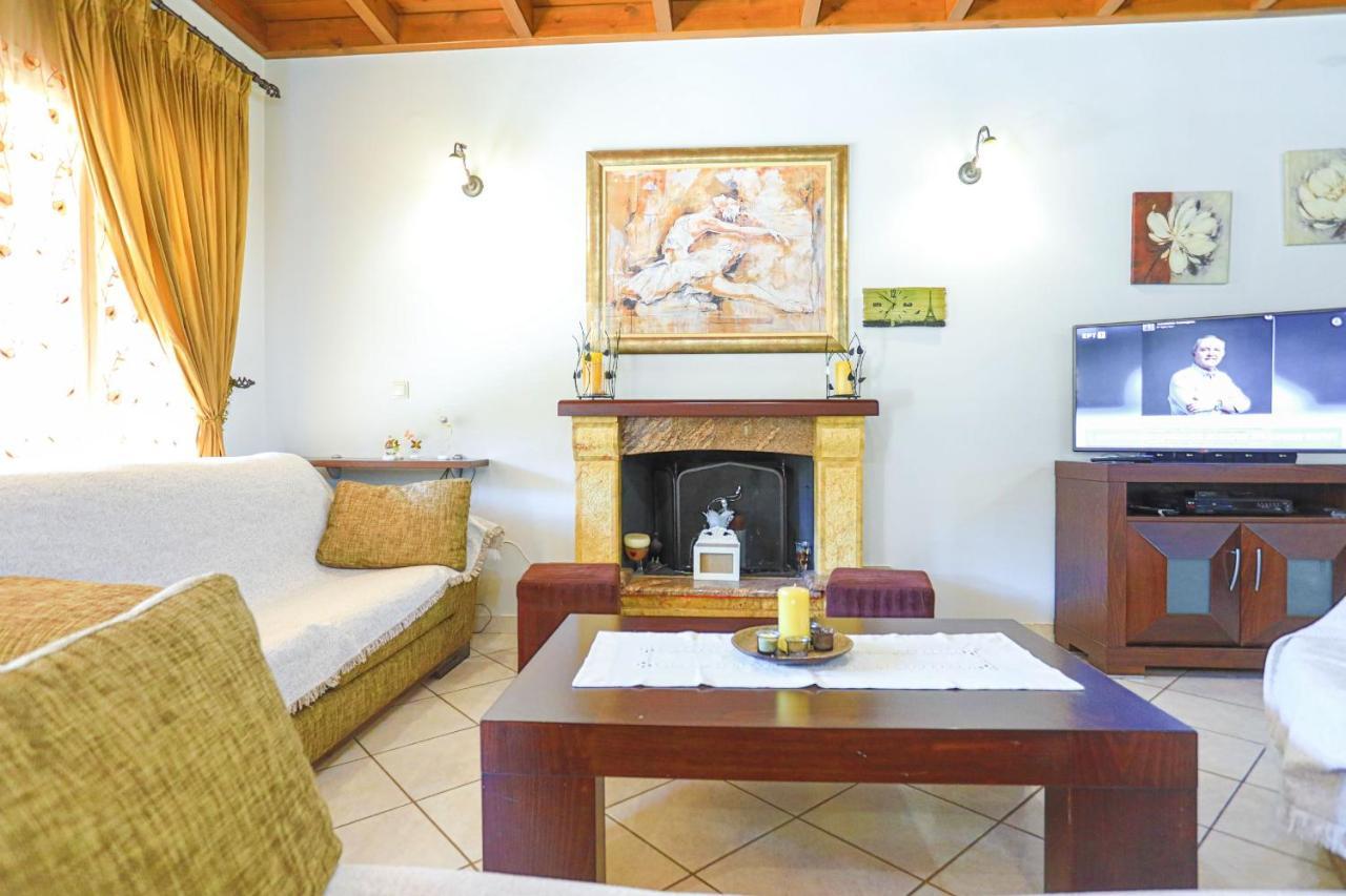 Villa Chrisdina Nymfai Luaran gambar