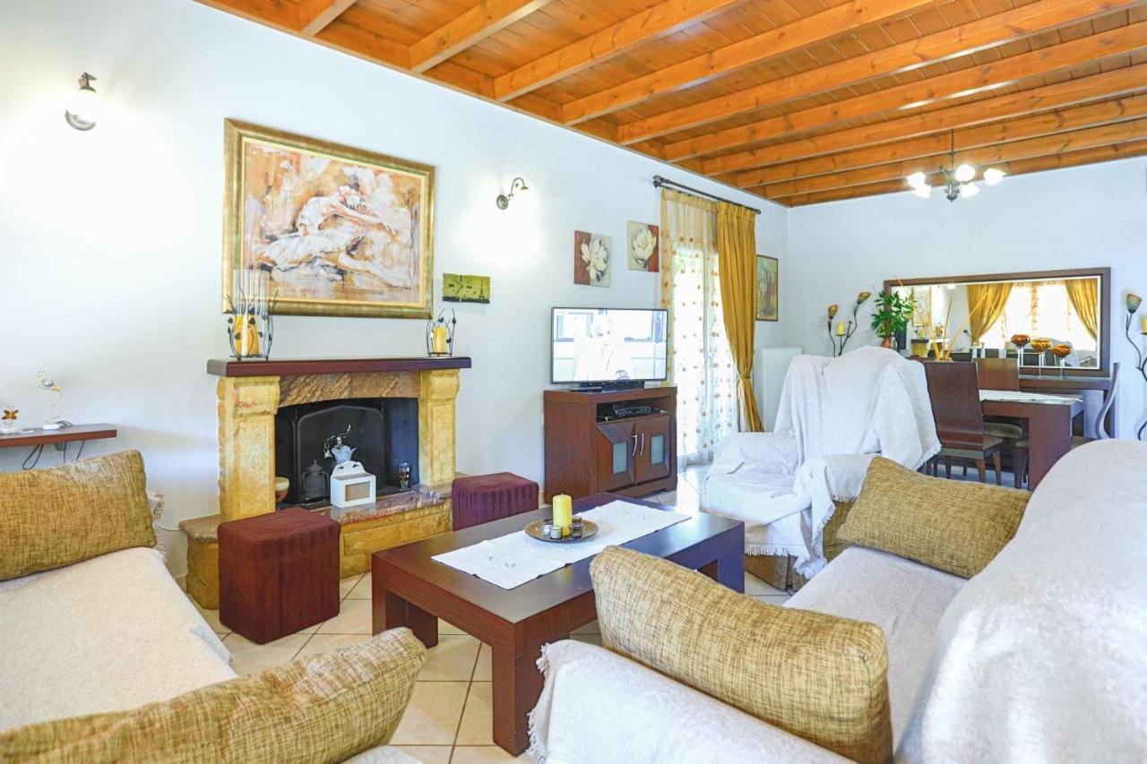 Villa Chrisdina Nymfai Luaran gambar
