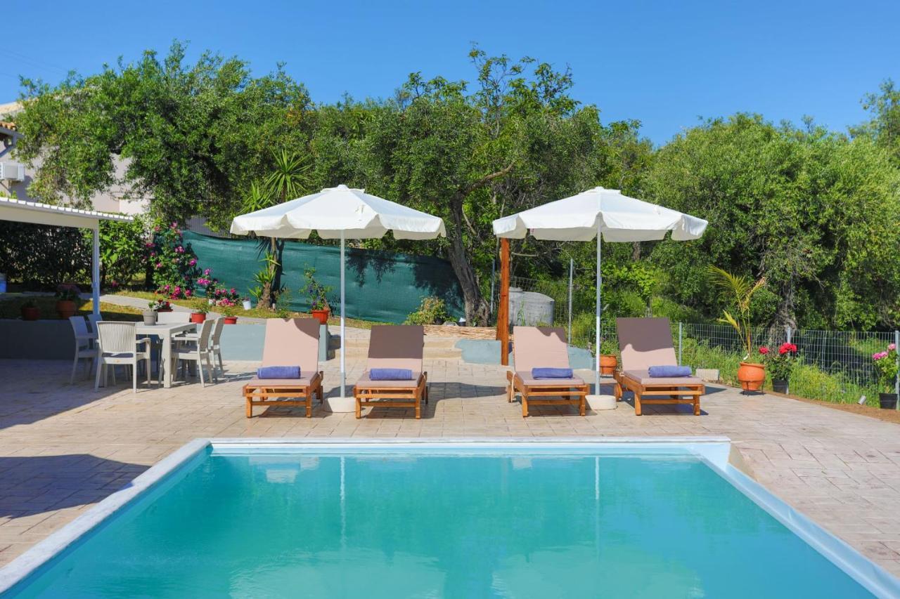 Villa Chrisdina Nymfai Luaran gambar
