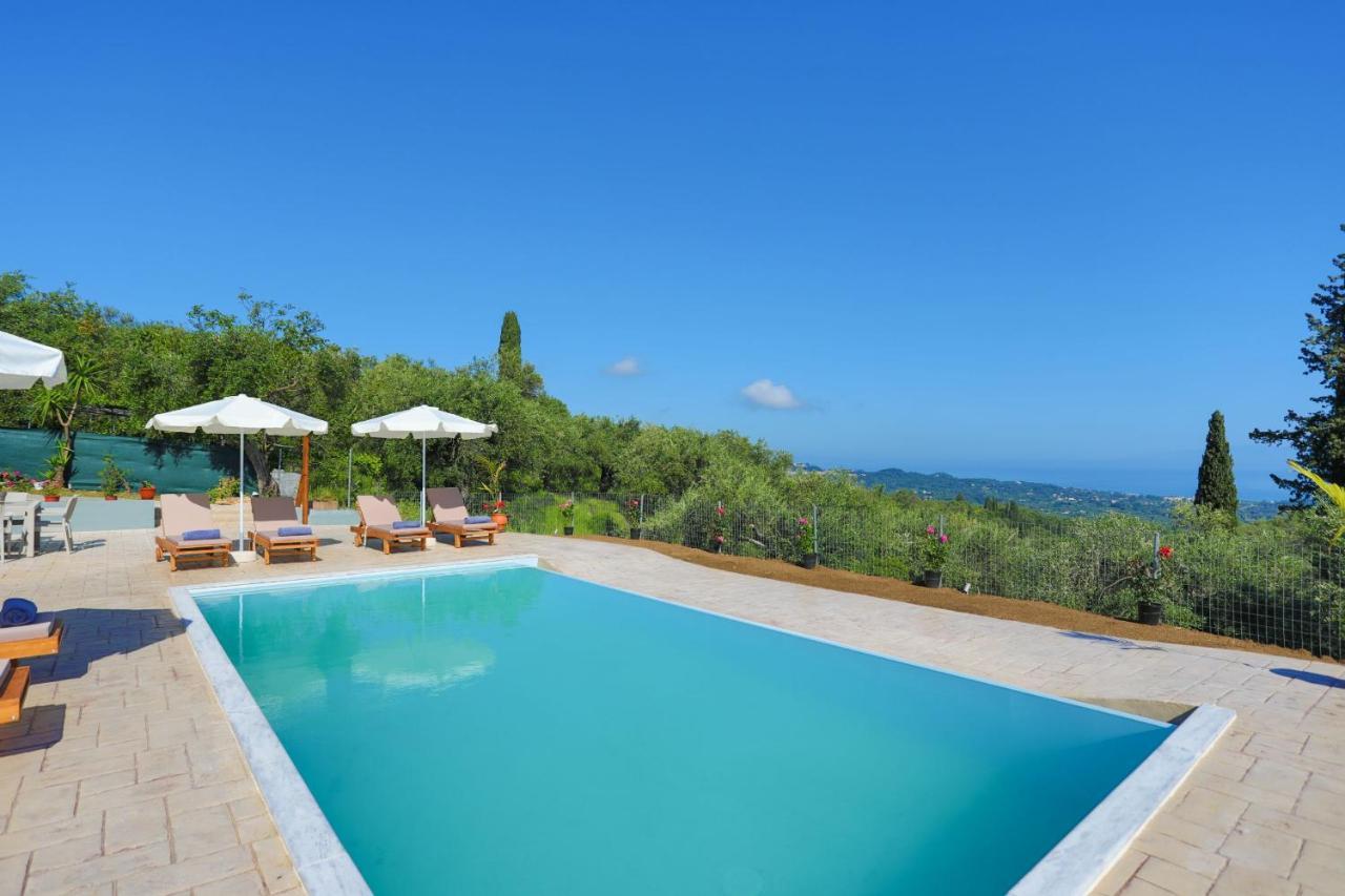 Villa Chrisdina Nymfai Luaran gambar