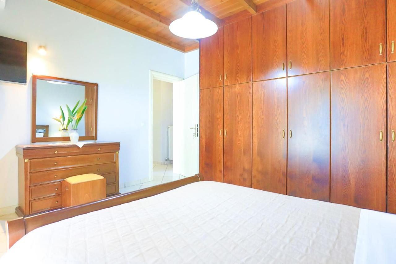 Villa Chrisdina Nymfai Luaran gambar